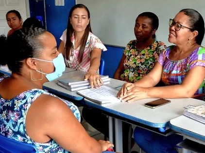 Secretaria de Educação realiza plantão pedagógico com pais de alunos em Itanagra