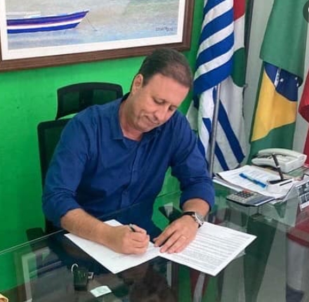 Prefeito Dudu Vieira de Conde nomeia servidor para cargo de sua confiança na Prefeitura e faz novo contrato com dinheiro público; Entenda