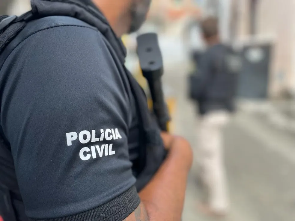 Homem é preso por suspeita de estuprar a filha há 10 anos em Simões Filho