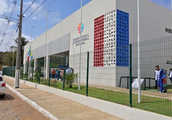 Estado inaugura colégio de ensino integral em Aporá, com investimento de R$ 18 mi