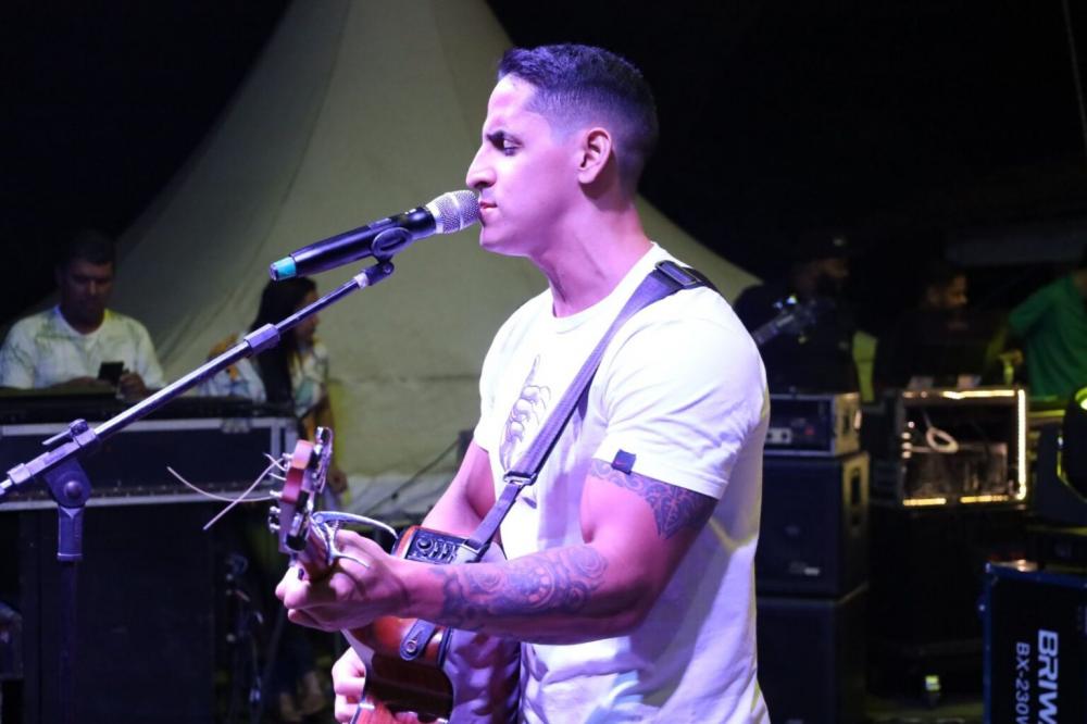 Show gospel com Gerson Rufino e bandas locais são atrações religiosas no aniversário de Mucuri