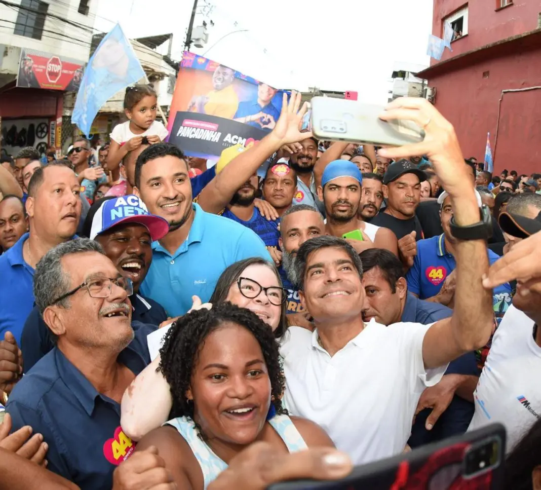 ACM Neto realiza grande caminhada em Itabuna e diz que a virada já começou: “é hora de tirar o PT da Bahia”