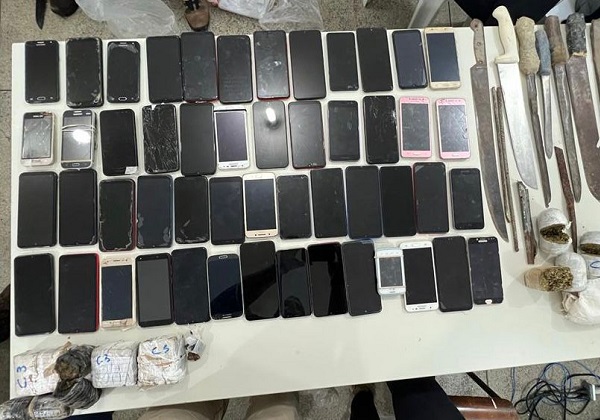 Operação Deadline: PM e PC encontram celulares e drogas nos presídios de Jequié e Juazeiro