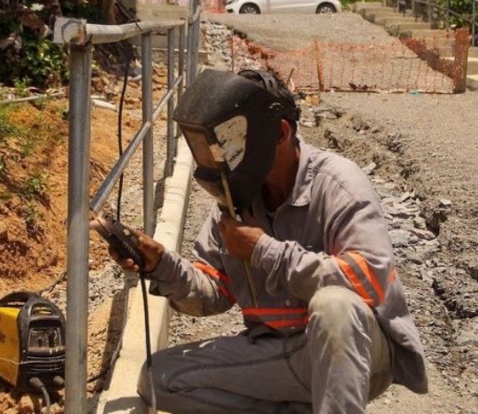 Obras avançam: Prefeitura de Simões Filho segue realizando a Urbanização da Travessa São Miguel