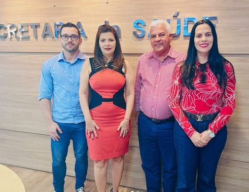 Prefeito Nena e primeira-dama e Secretária de Saúde de Inhambupe participam de reunião com Secretaria de Saúde do Estado