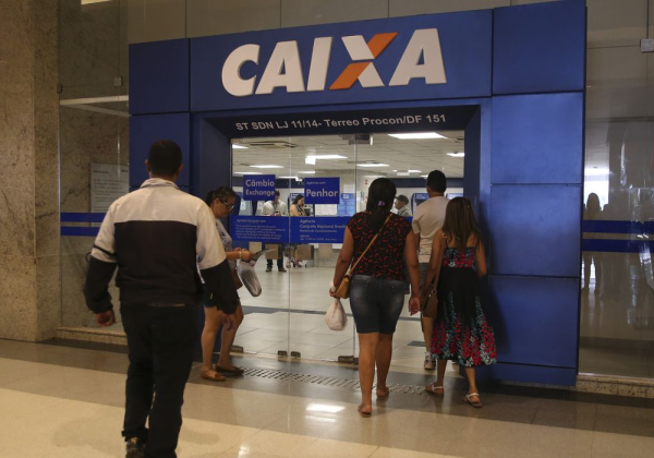 Caixa suspende oferta de consignado do Auxílio Brasil até dia 14