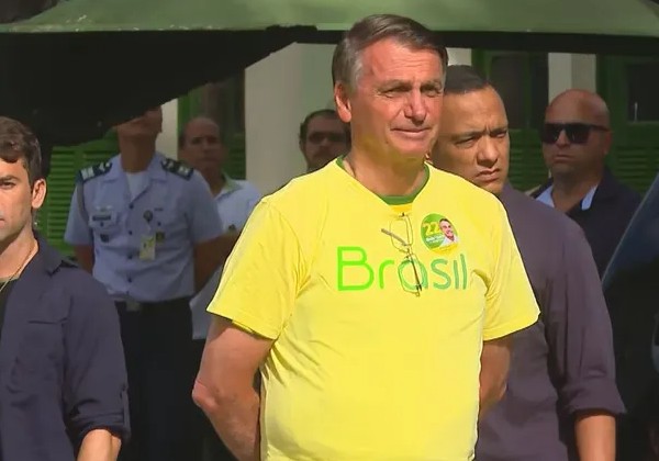 Em 2023, sem cargo Bolsonaro terá carro, assessores e salários de R$ 42 mil