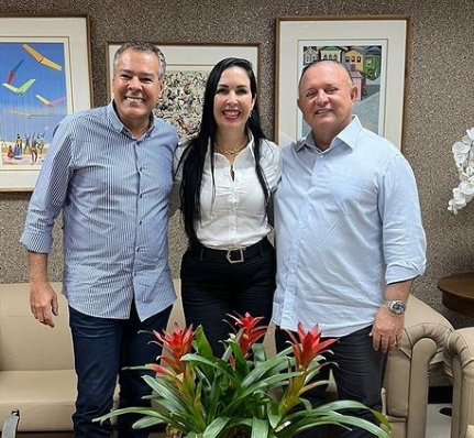 Em Salvador, Deputada de Alagoinhas, Ludmilla Fiscina discute futuro de seu mandato com presidente da Alba