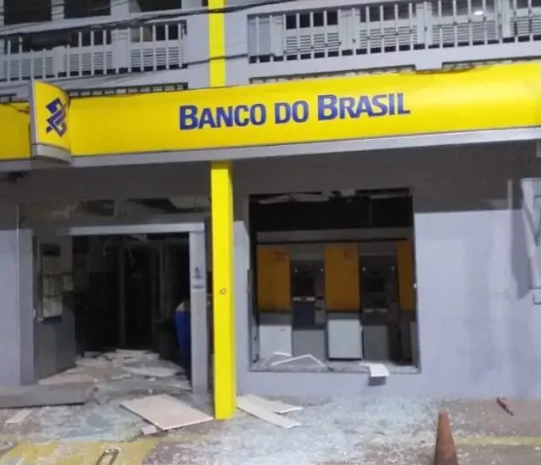 Três agências bancárias explodidas em Muritiba