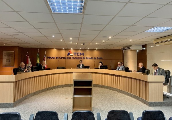 TCM suspende aumento de salário dos secretários de Coribe