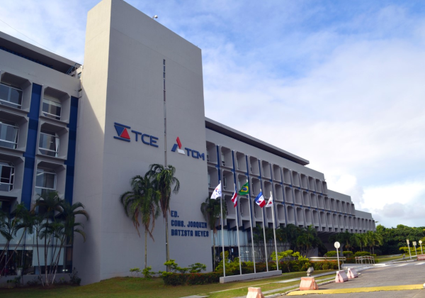 TCE-BA multa dois ex-prefeitos e desaprova contas de convênio do atual gestor