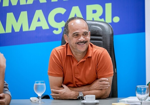 Assaltantes atiram contra carro de prefeito em tentativa de assalto