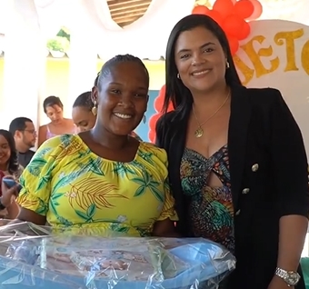 Secretária Acácia comemora mais benefícios entregues a mães de Entre Rios