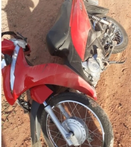 Em Alagoinhas, policiais do Quarto Batalhão prendem homem em flagrante delito e recuperam motocicleta roubada