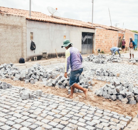 Governo Nena avança com novas obras de calçamento no bairro do Novo Inhambupe