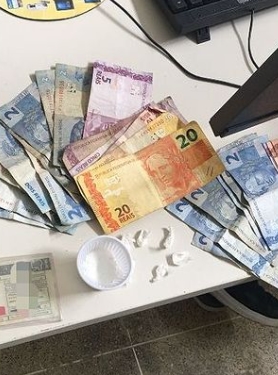 Alunos-a-soldado do Quarto Batalhão realizam apreensão de droga em Alagoinhas