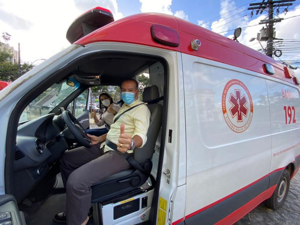 Alagoinhas recebe nova ambulância do SAMU
