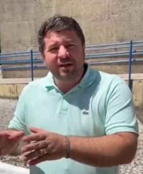 Vídeo: Prefeito Júnior Argôlo anuncia obras de drenagem em rua importante de Porto de Sauípe