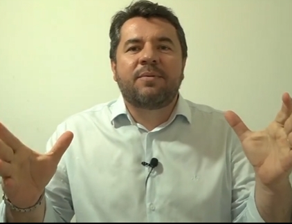 Vídeo: Prefeito Júnior Argôlo anuncia fim da greve dos professores de Entre Rios; Assista