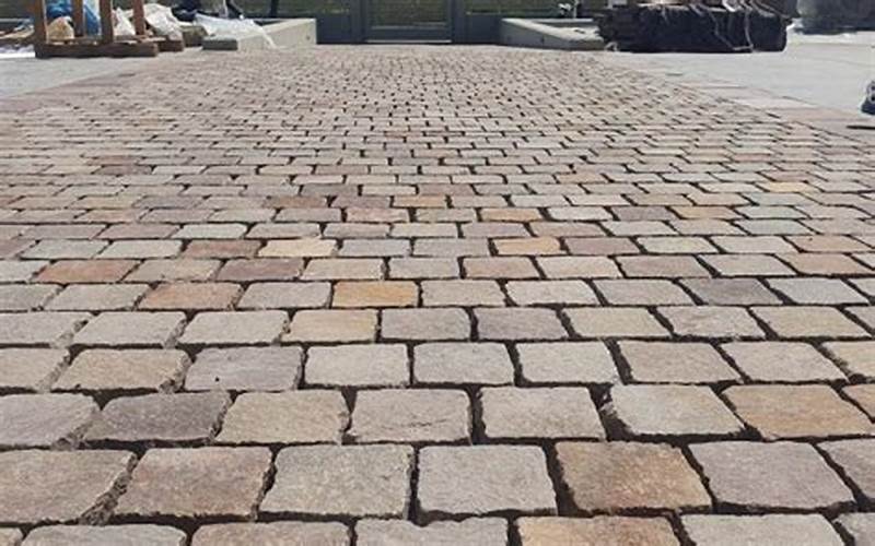 Obra do calçamento em Lagoa Redonda avança e Prefeito Júnior Argôlo promete entregar em breve a população de Entre Rios