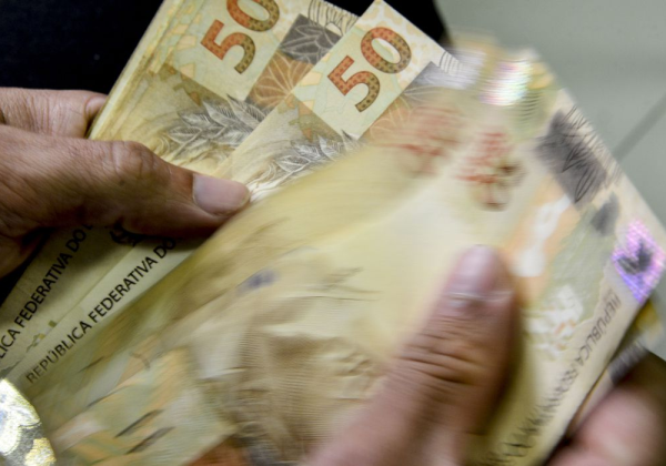 Estado antecipa pagamento do salário de dezembro dos servidores