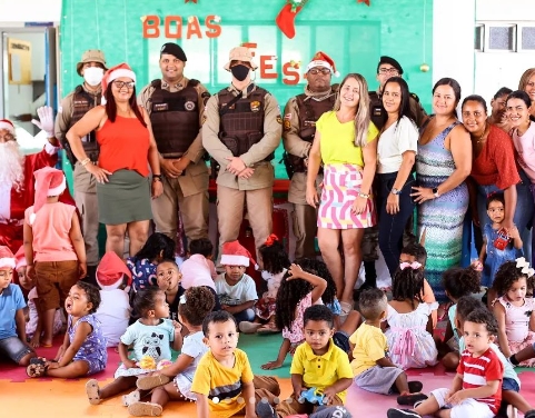 5º Pelotão da 6ª CIPM realiza o projeto soldado noel e distribui brinquedos em Olindina 