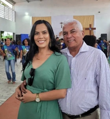 Prefeito Nena exonera esposa da chefia da Secretaria de Saúde de Inhambupe
