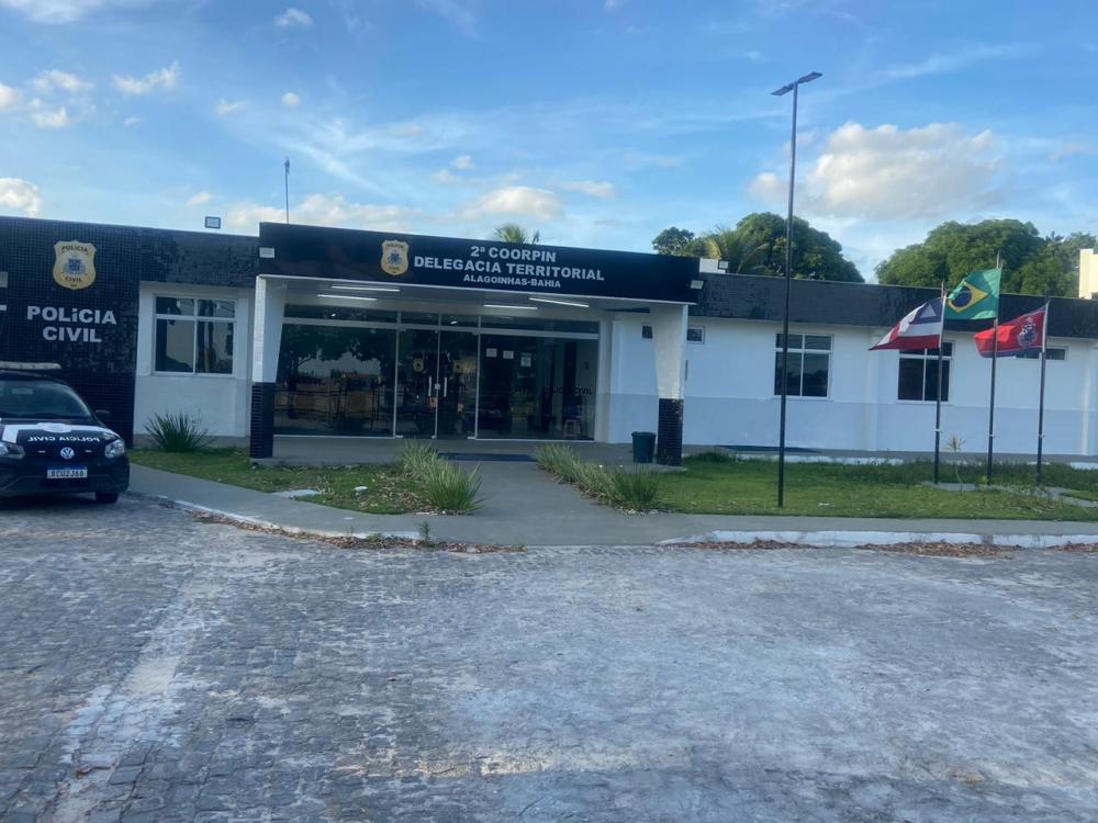 Mais de 220 policiais cumprem mandados de prisão contra homicidas e traficantes em Catu, Alagoinhas, Salvador e Feira de Santana