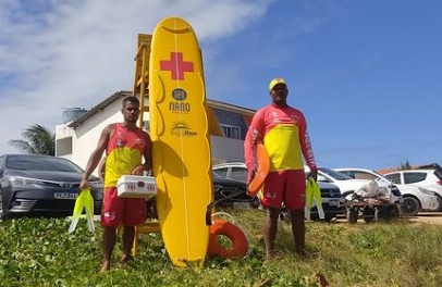 Gestão Júnior Argôlo e Nano Beach Club entregam novos equipamentos para salva-vidas de Entre Rios
