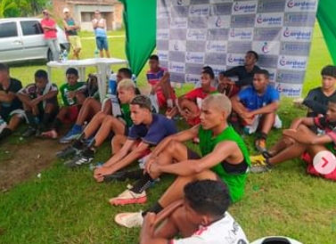 Jovens atletas cardinalenses são aprovados em peneira de time de futebol profissional em São Paulo