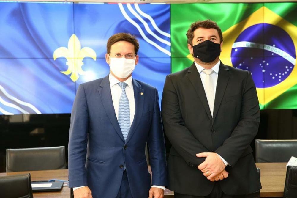 Prefeito Júnior Argôlo viaja a Brasília e pede ajuda de Ministros para Entre Rios