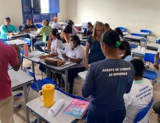 Agentes de Saúde e Endemias participam de atividades práticas de qualificação em Cardeal da Silva
