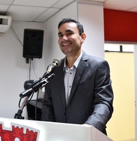 Gustavo Carmo garante pagamento do novo piso de R$ 4.420,55 aos professores da rede municipal de Alagoinhas