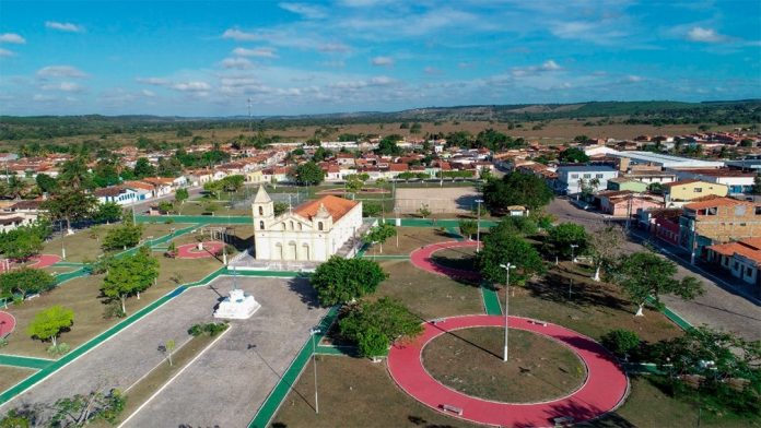 Secretaria de Assistência Social e Educação pedem que famílias do Auxílio Brasil busquem atualizar informações cadastrais para evitar bloqueios em Cardeal da Silva