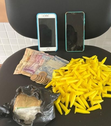 Policiais do Quarto Batalhão realizam prisão em flagrante delito por tráfico de drogas em Alagoinhas