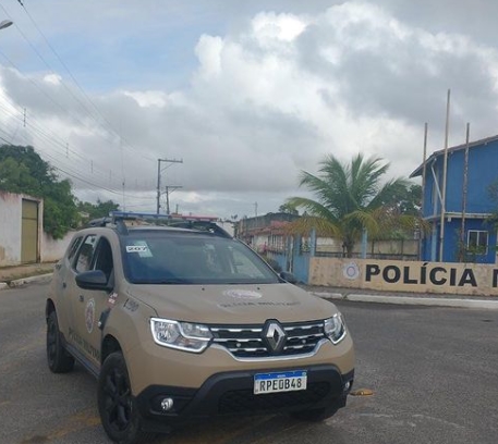 Filho é conduzido a Delegacia após manter mãe idosa em condições precárias em Alagoinhas
