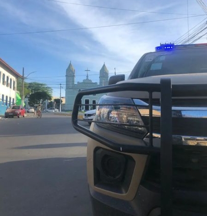 Dupla é presa por porte ilegal de arma de fogo em Rio Real