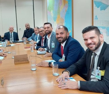 Prefeito Branco Sales vai a Brasília cobra ações no Território e pede a liberação de benefícios para Cardeal da Silva