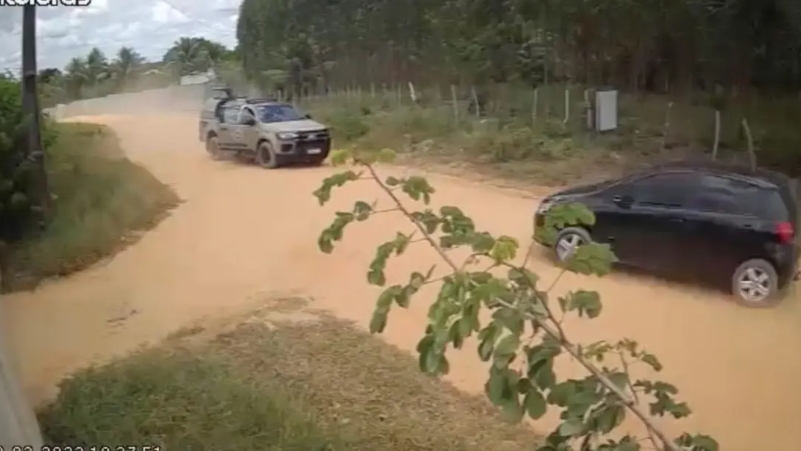 Homem rouba carro e troca tiros com a Polícia em Alagoinhas