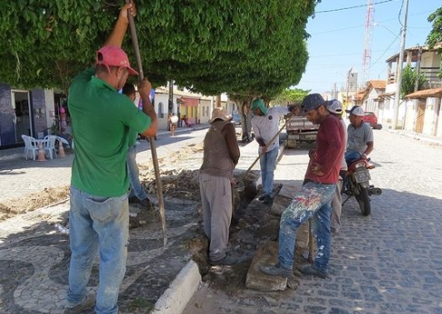 Prefeitura de Conde inicia recuperação de canteiros do Sítio do Conde
