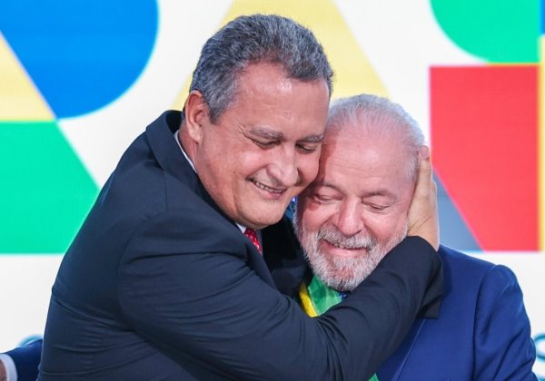 “Minha Dilma de calças”, afirma Lula sobre Rui Costa