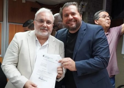 Prefeito Júnior Argôlo leva lista de cobranças para presidente da Petrobras em benefício a Entre Rios