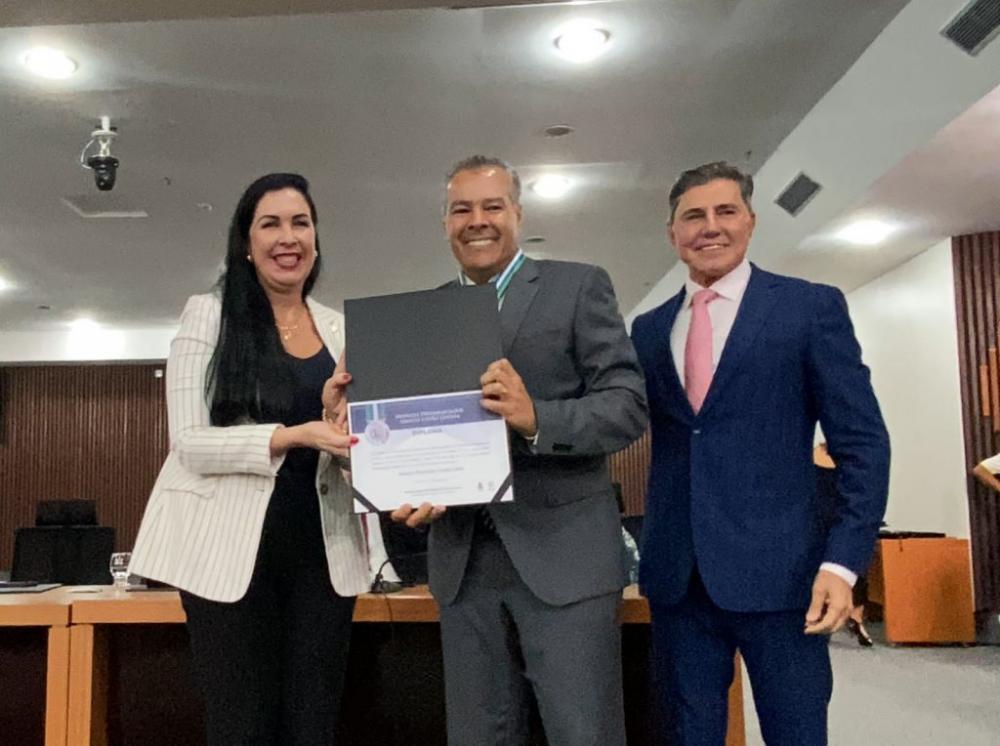 Prefeito Joaquim Neto é condecorado no Tribunal de Justiça da Bahia