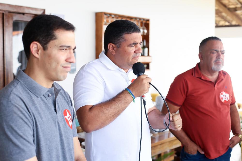 Pela segunda vez: Enquete aponta reeleição do Prefeito Luiz Alberto em Olindina