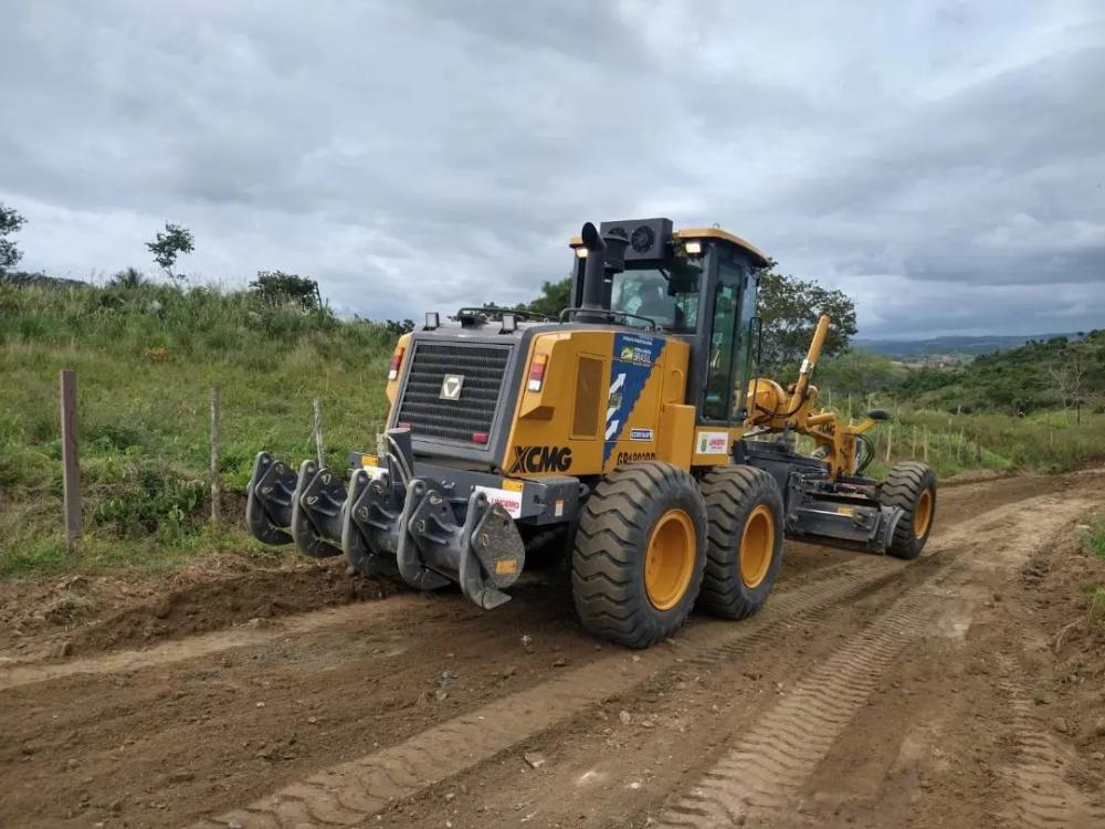 Governo Júnior Argôlo reforça manutenção das estradas rurais de Pimenteira e Roça Grande em Entre Rios; Veja aqui lista completa
