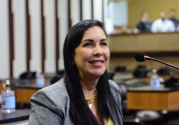 Deputada propõe isenção de taxas para emissão de CNH a beneficiários do Bolsa Família