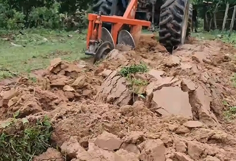 Governo Júnior Argôlo inicia aração de terra 2023 para pequenos agricultores de Entre Rios