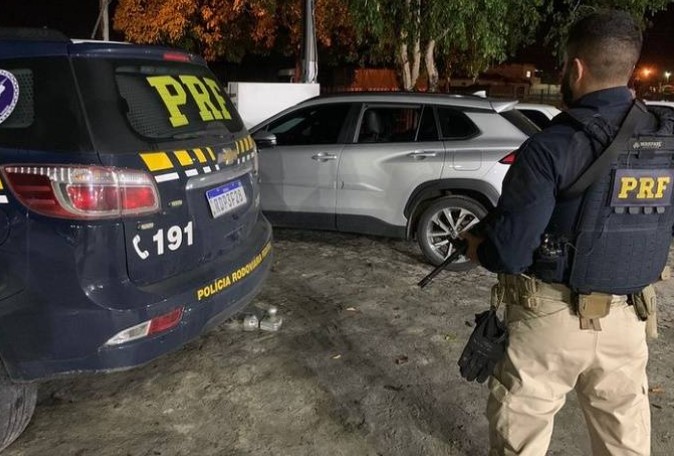 Idoso de Entre Rios é detido em Alagoinhas com carro de luxo roubado e comprado por um terço do valor