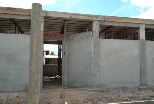 Vídeo: Gestão Júnior Argôlo comemora avanço da obra de escola da Bela Vista e do Duque de Caixias; Assista