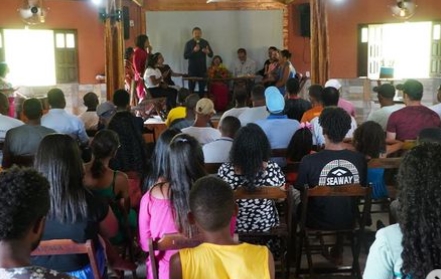 Prefeitura de Entre Rios entrega certificados para alunos dos cursos de Ajudante de Obras, Pedreiro Polivalente, Armador de Ferragem, Carpintaria de Forma